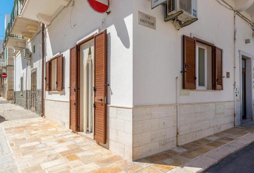 חדר אקונומי לארבעה, Dimora Grottone