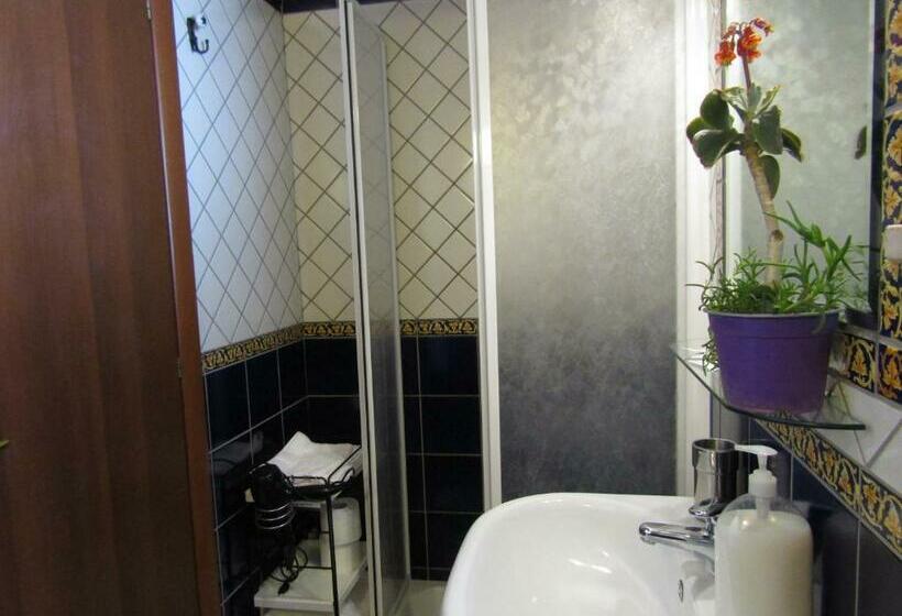 غرفة قياسية رباعية, Puesta De Sol