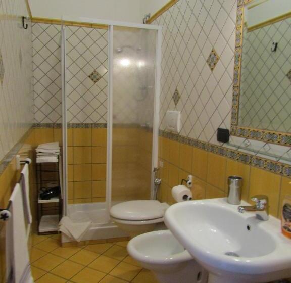 חדר אקונומי, Puesta De Sol