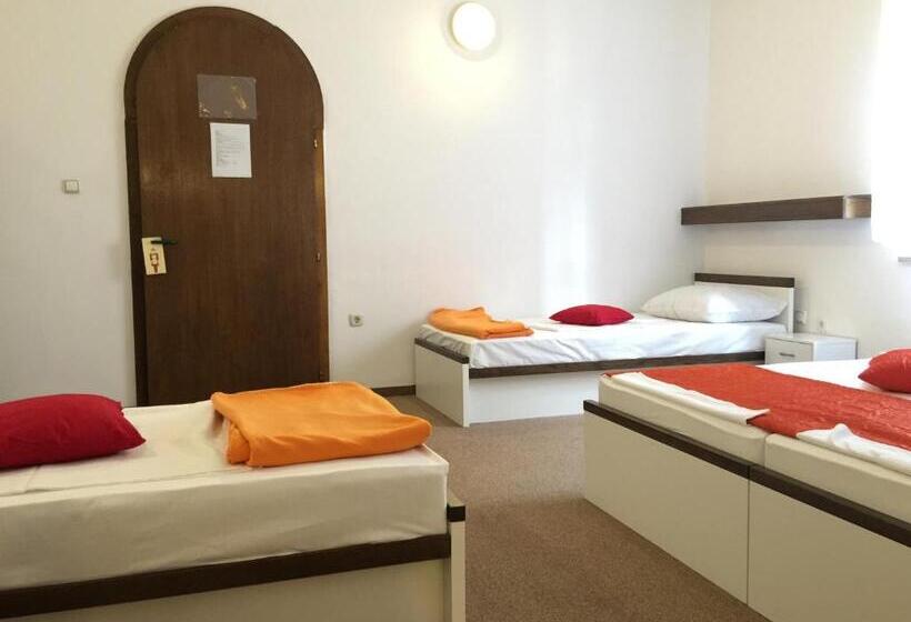 Четырехместный Номер Стандарт, Ruža