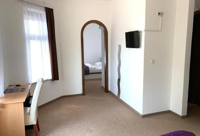 Номер Стандарт Вид на Море с Балконом, Ruža