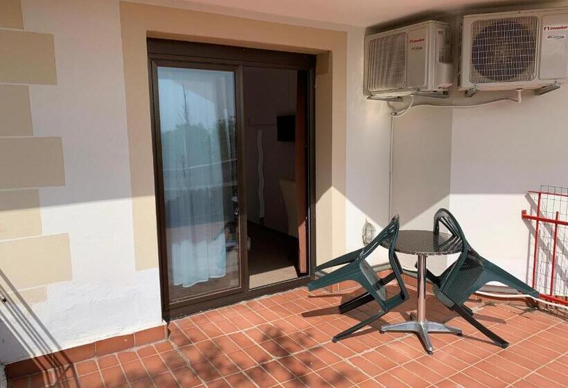 Номер Стандарт Вид на Море с Балконом, Ruža