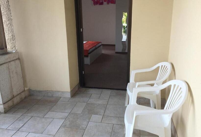 Номер Стандарт Вид на Море с Балконом, Ruža