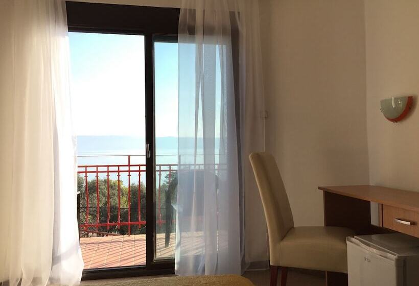 Номер Стандарт Вид на Море с Балконом, Ruža