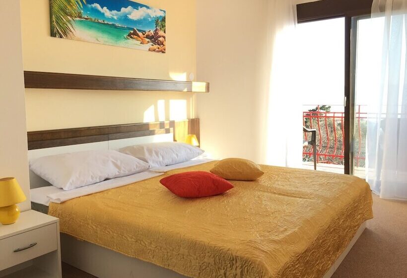 Номер Стандарт Вид на Море с Балконом, Ruža