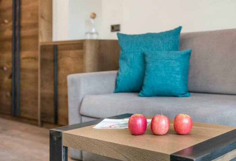 小型套房带阳台, Zirmerhof & Residence