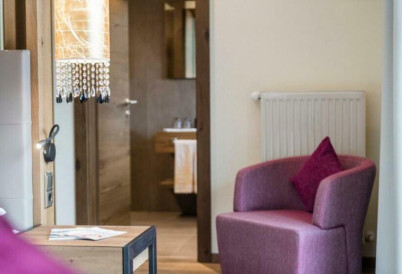 小型套房带阳台, Zirmerhof & Residence