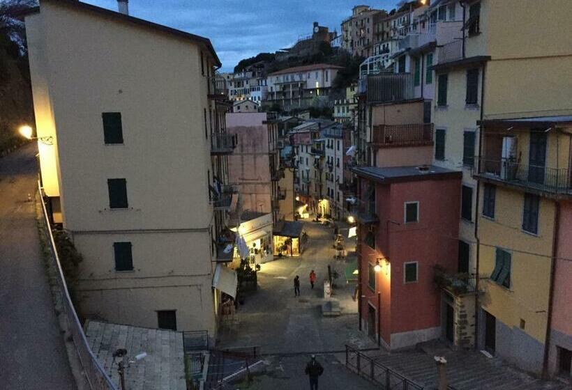 اتاق اکونومی, Affittacamere Rio Centrale