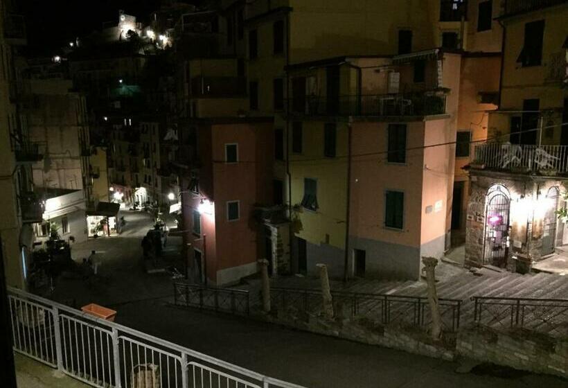 اتاق اکونومی, Affittacamere Rio Centrale