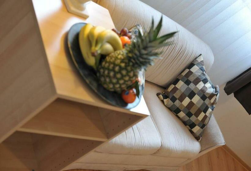 スタンダードシングルルーム, Dietrich