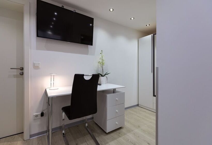 اتاق استاندارد سه نفره, Am Rosenplatz,24 Stunden Check In, Kostenfreie Parkplätze