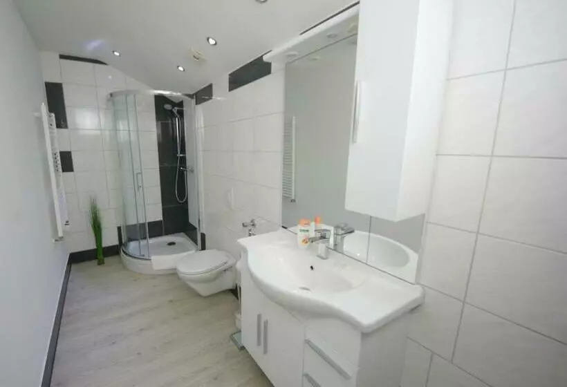 Standard Yhden Hengen Huone, Am Rosenplatz,24 Stunden Check In, Kostenfreie Parkplätze