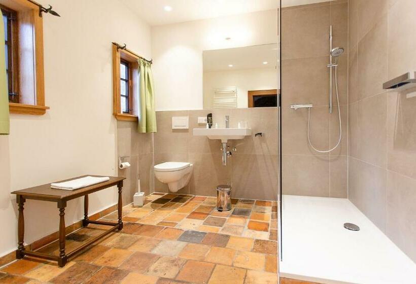 标准间, Gut Hungenbach