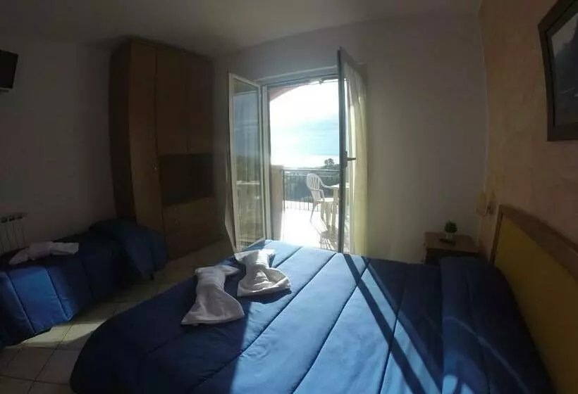 Triple Room Sea View, I Cardinali