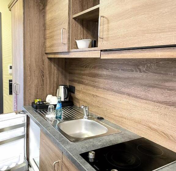 סוויטה עם מרפסת, Naam Hotel & Apartments Frankfurt City Messe Airport