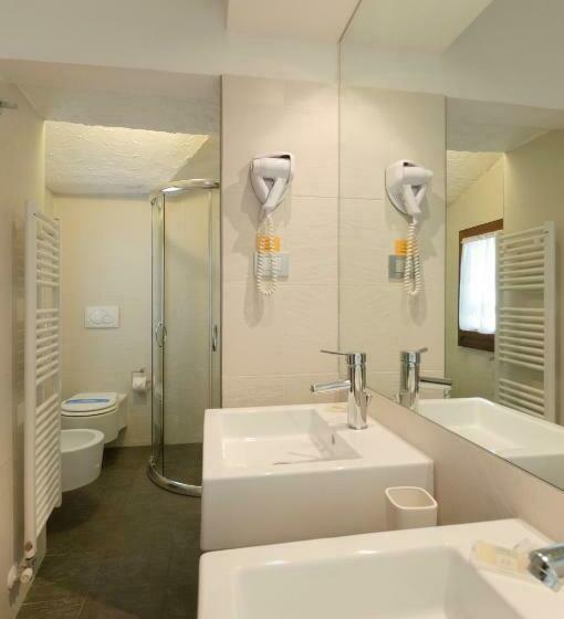 침실 2개 아파트, Sembenini Palace