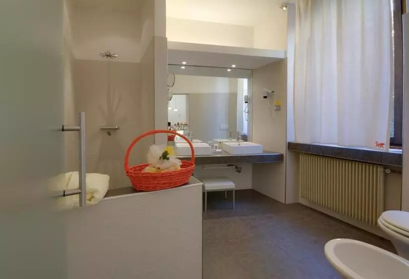 テラス付き１ベッドルームアパートメント, Sembenini Palace