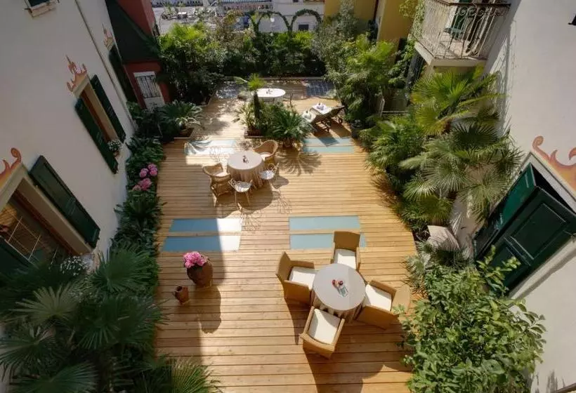 テラス付き１ベッドルームアパートメント, Sembenini Palace