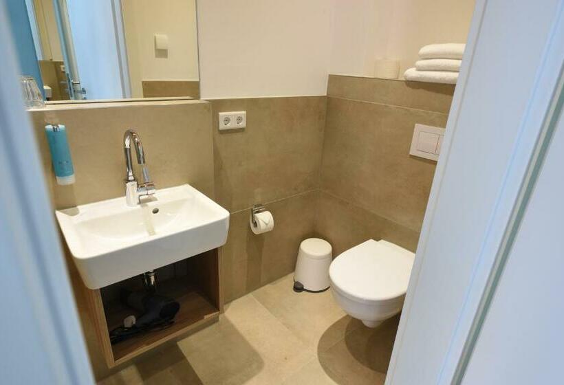 스탠다드 싱글 룸, Steverbett