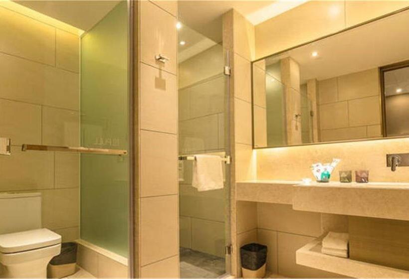 行政套房, The Summit