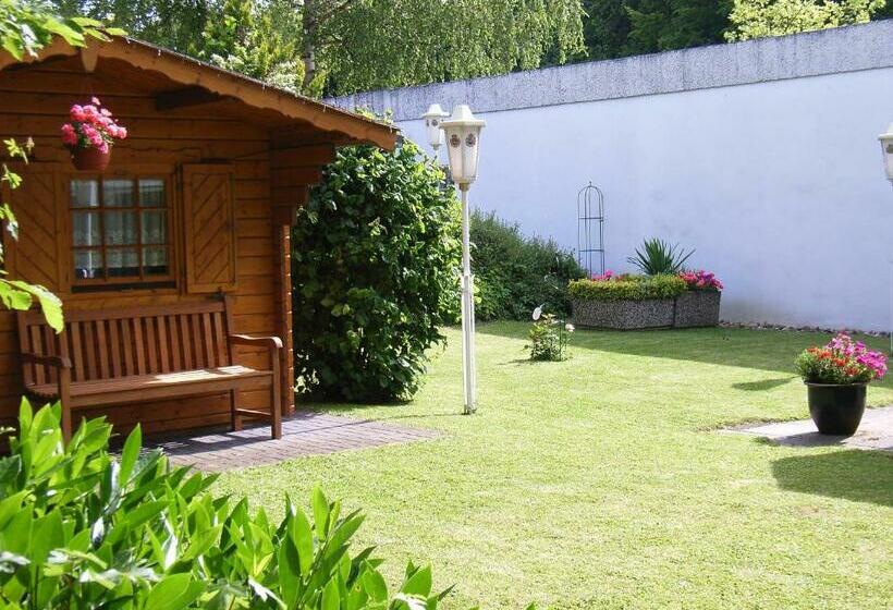 침실 1개 아파트, Zur Therme