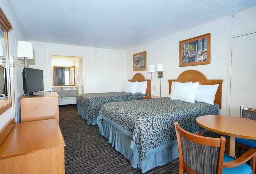 غرفه قياسيه سريرين مزدوجين, Days Inn By Wyndham Lake City I75