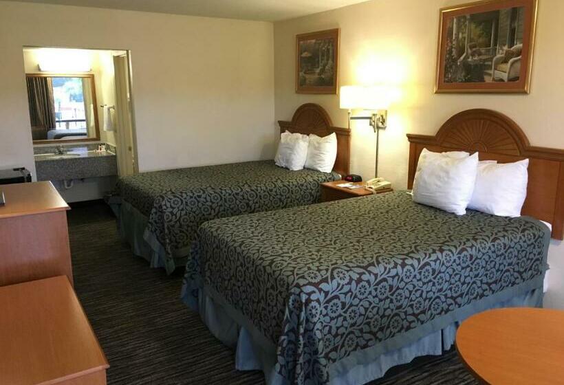 חדר סטנדרט שתי מיטות זוגיות, Days Inn By Wyndham Lake City I75