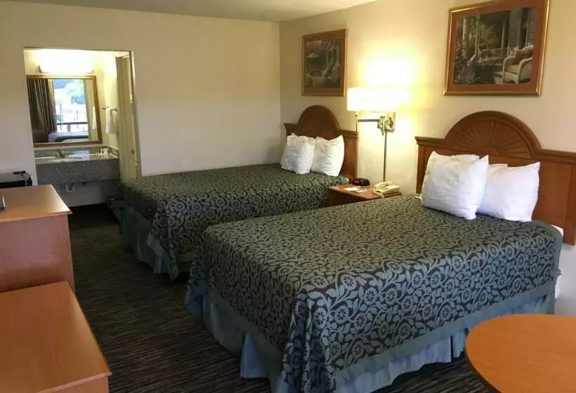 ２ダブルベッドのスタンダードルーム, Days Inn By Wyndham Lake City I75