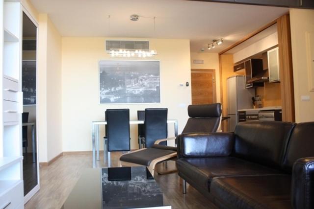 غرفة قياسية, Ohmyloft Valencia