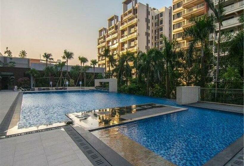 商务房间, The Summit