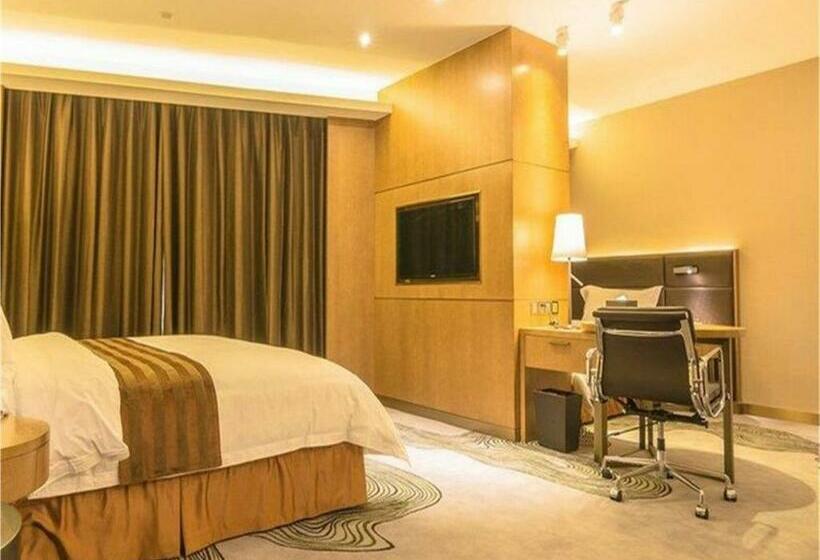 带大床的标准间, The Summit