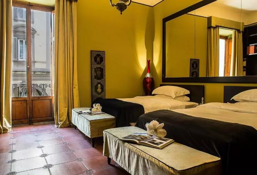 سوییت جونیور, Porcellino Gallery Art Boutique Bb