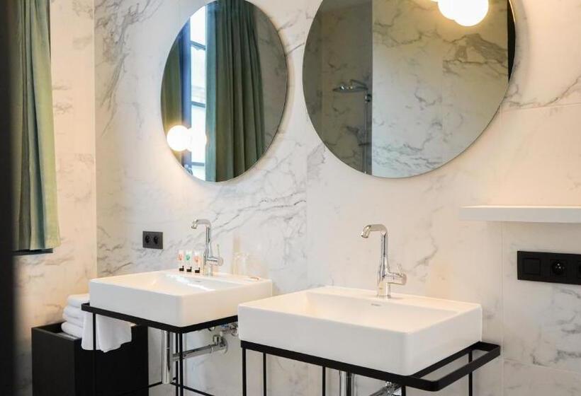 اتاق لوکس, Amosa Liège City Centre