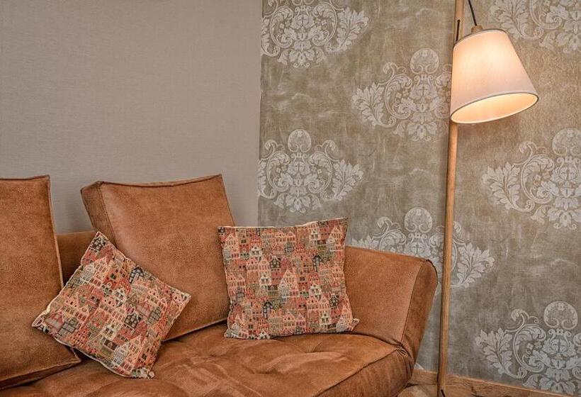 Люкс с Балконом, Bariseele B&b