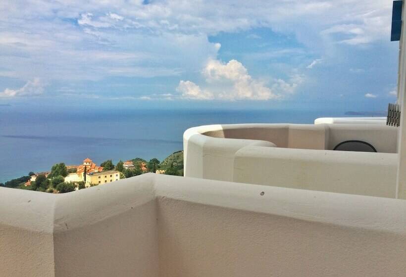 Triple Room Sea View, Paradise Lukova