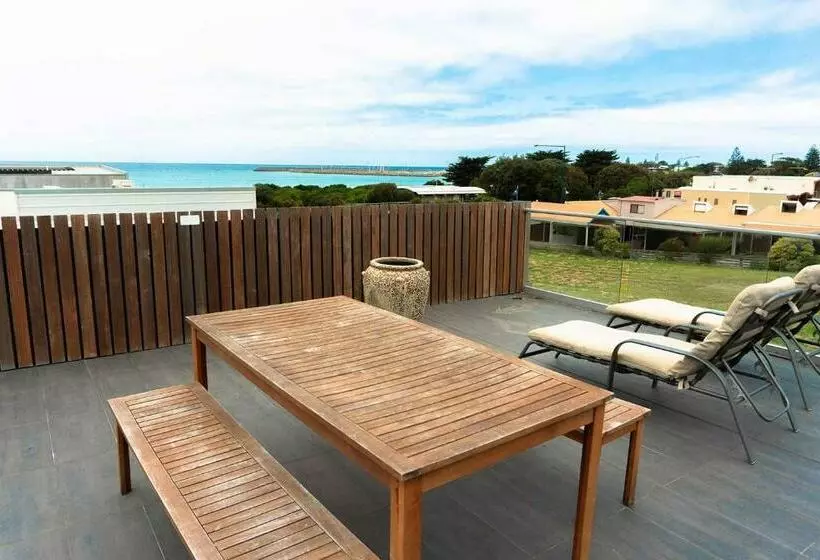 1 Bedroom Penthouse Apartment, The Apollo