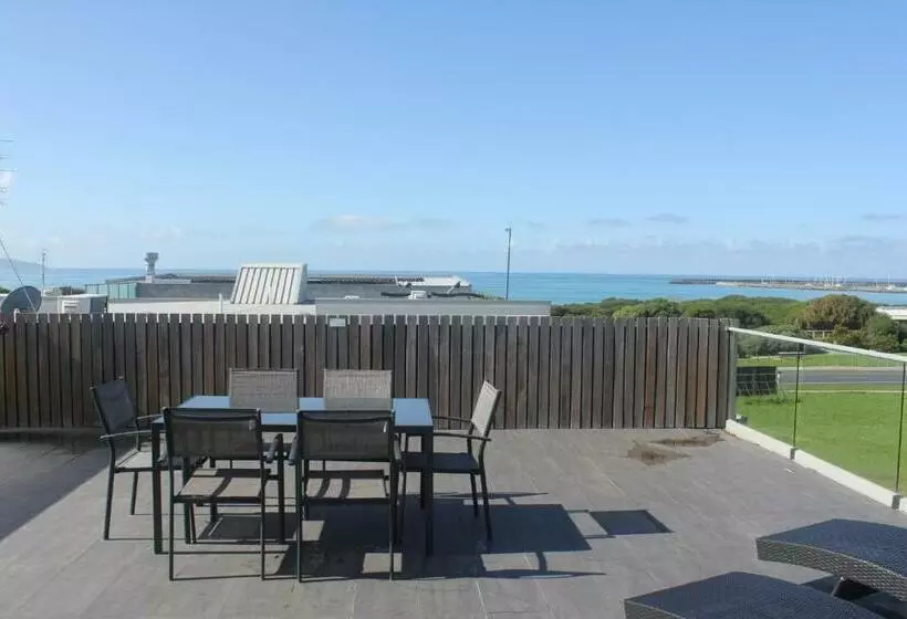 1 Bedroom Penthouse Apartment, The Apollo