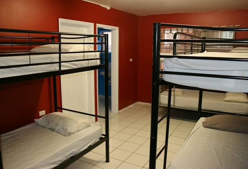 Säng i delat Rum med delat Bad, Waterfront Backpackers   Hostel