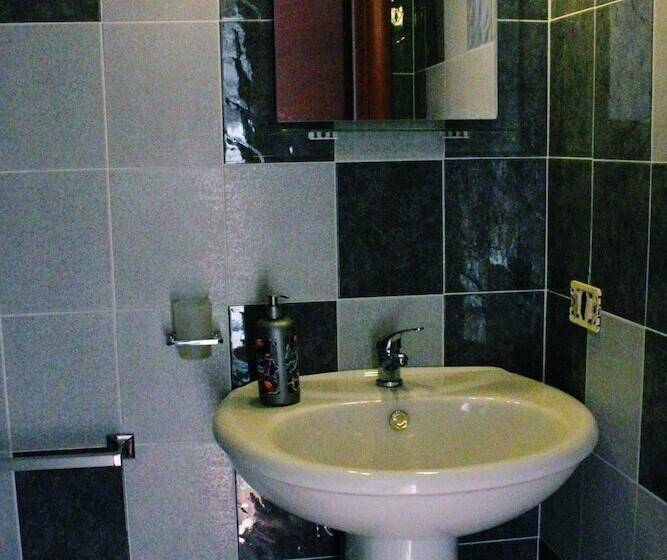 标准三人间, Camelot B&b Palermo