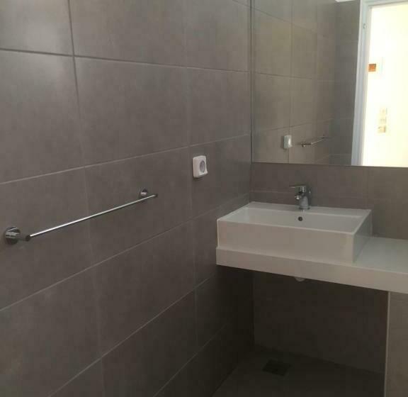 스탠다드 스튜디오, Blue Roses