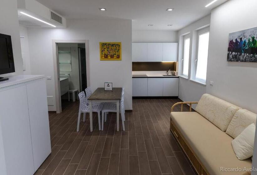 شقة غرفة واحدة, Aurora & Appartamenti