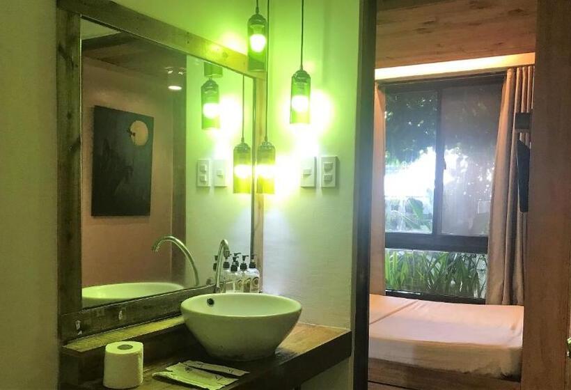 اتاق خانوادگی, Cabins By Eco Hotel Tagaytay