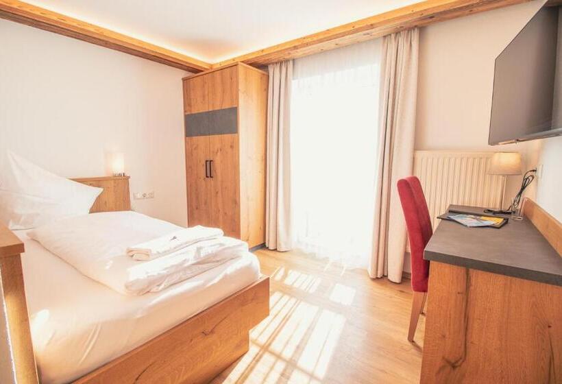 اتاق استاندارد یک تخته با بالکن, Der Schwendterwirt