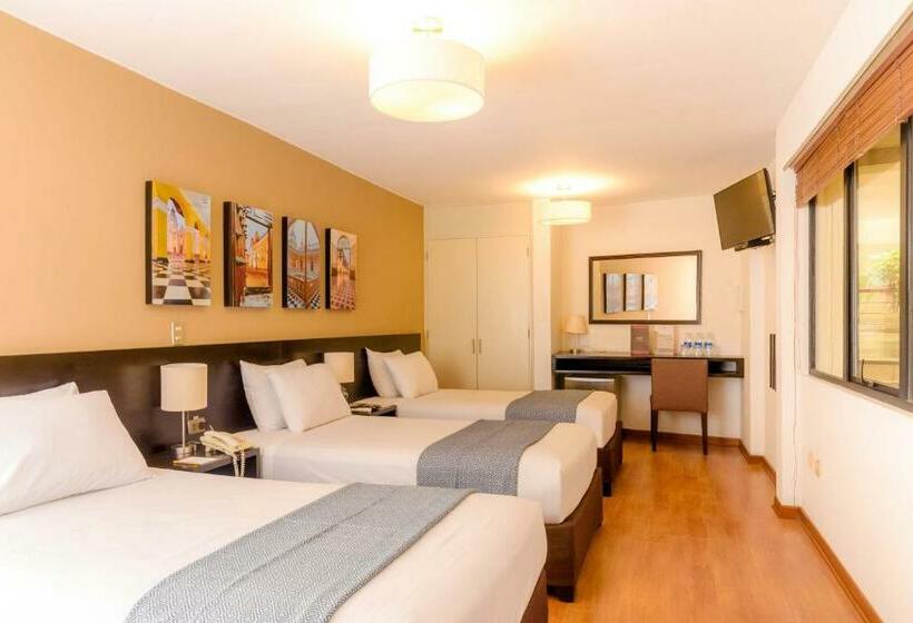 标准三人间, Girasoles