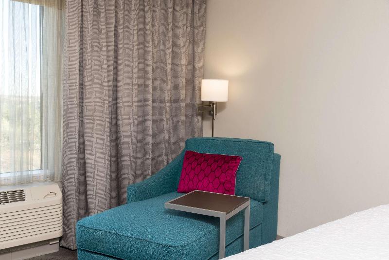 חדר סטנדרט, Hampton Inn & Suites Chicago Schaumburg