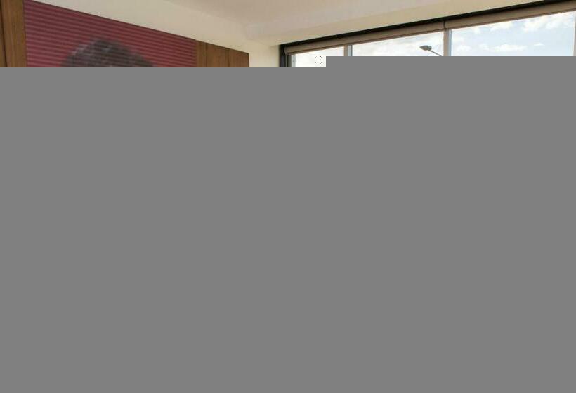 غرفة ديلوكس مزودة بشرفة, Ikonik Hotel Puebla