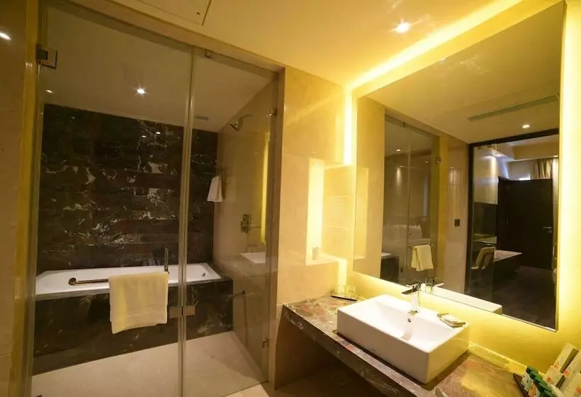 Sviitti, Iscon The Fern Resort & Spa, Bhavnagar