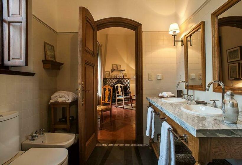 سوییت لوکس, La Baguala