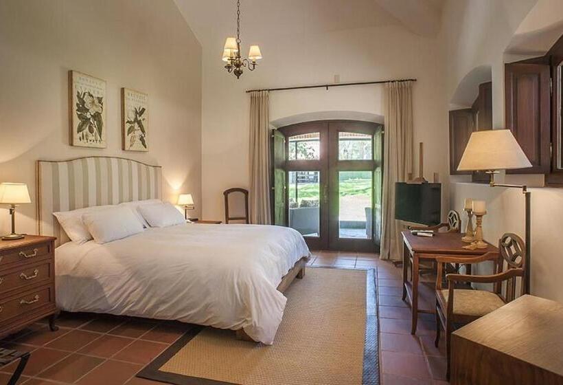 سوییت اجرایی, La Baguala