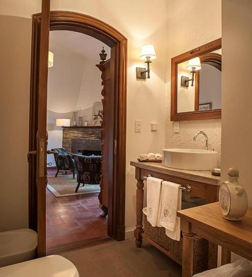 سوییت لوکس, La Baguala